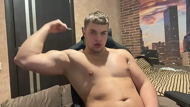 MusclePhantom online show from November 2025 10:10:01 PM