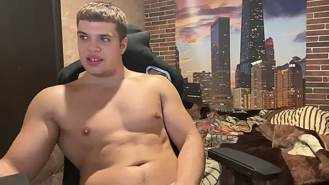 MusclePhantom online show from October 2025 07:58:02 PM