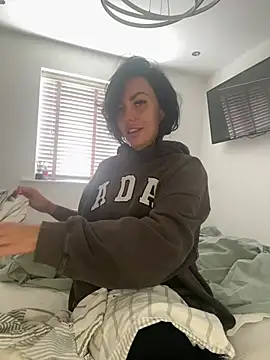 BELLABLACKXUK online show from April 2026 08:43:01 AM