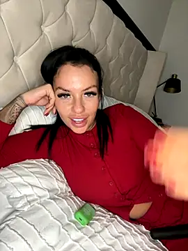 Snapshot of BELLABLACKXUK chatting on November 2025 05:28:01 PM BELLABLACKXUK online show from November 2025 05:28:01 PM