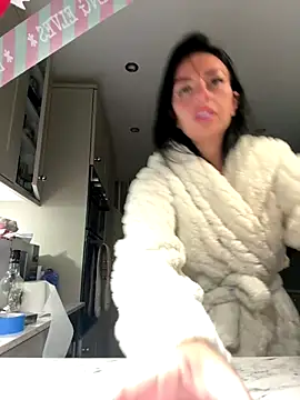 Snapshot of BELLABLACKXUK chatting on December 2025 12:10:02 AM BELLABLACKXUK online show from December 2025 12:10:02 AM