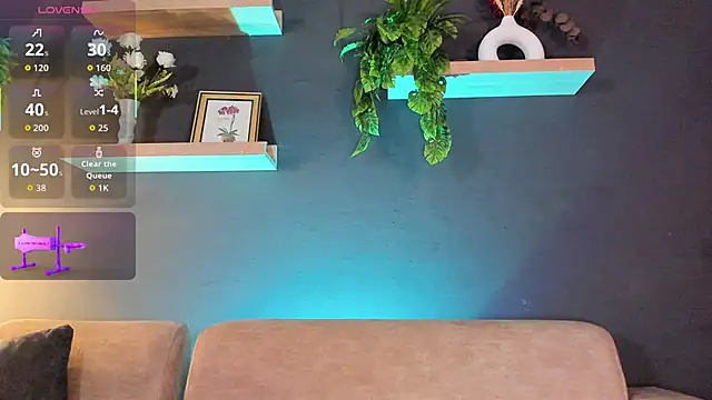 KLOE LUSTX online show from September 2025 09:44:02 PM