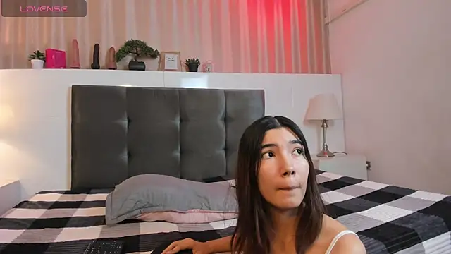 CuteButHarder online show from April 2026 08:16:02 PM