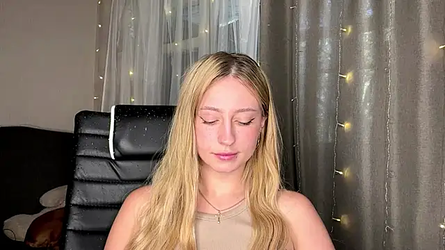 Snapshot of Jetta_Corsacami chatting on October 2025 01:14:02 PM Jetta Corsacami online show from October 2025 01:14:02 PM