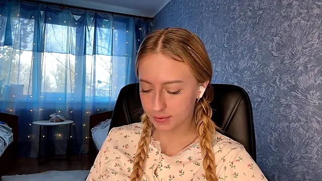 Jetta Corsacami online show from October 2025 12:14:02 PM