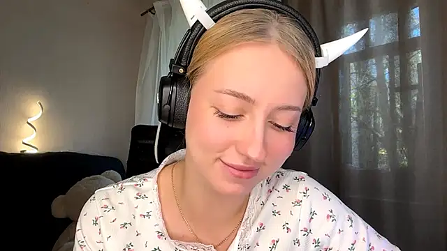 Jetta Corsacami online show from October 2025 12:17:01 PM