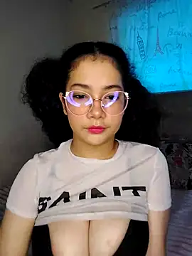 Snapshot of LunaRosse_ chatting on October 2025 11:31:02 AM LunaRosse online show from October 2025 11:31:02 AM