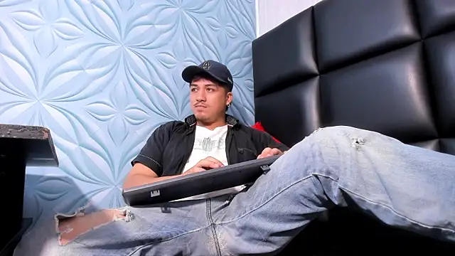 Snapshot of juanmechanic_ chatting on January 2026 05:00:02 AM juanmechanic online show from January 2026 05:00:02 AM