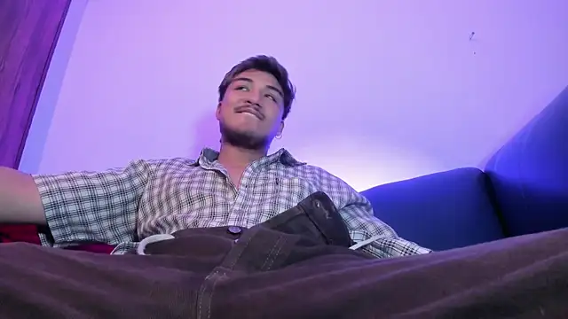 Snapshot of juanmechanic_ chatting on February 2026 04:45:02 AM juanmechanic online show from February 2026 04:45:02 AM