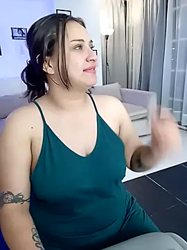Snapshot of Laureen_se chatting on May 2026 05:05:01 AM Laureen se online show from May 2026 05:05:01 AM
