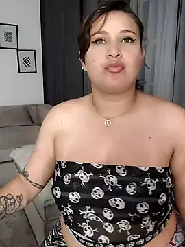 Snapshot of Laureen_se chatting on July 2026 05:26:02 AM Laureen se online show from July 2026 05:26:02 AM