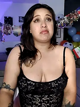 Snapshot of Laureen_se chatting on June 2026 05:12:01 AM Laureen se online show from June 2026 05:12:01 AM