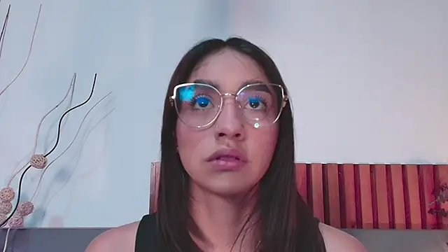 IvyJhons online show from September 2025 11:47:02 AM