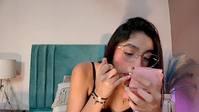 IvyJhons online show from November 2025 11:57:01 AM