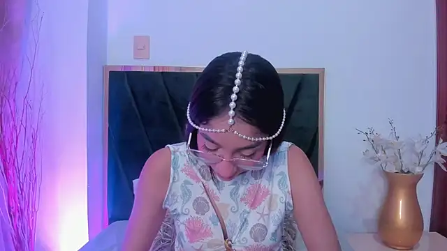 IvyJhons online show from October 2025 11:51:01 AM
