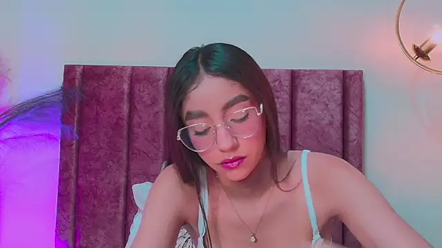 IvyJhons online show from November 2025 11:58:02 AM