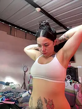 Lali HOtt online show from April 2026 12:47:01 PM