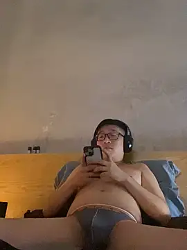 AndrewP13331 online show from September 2025 02:23:01 PM