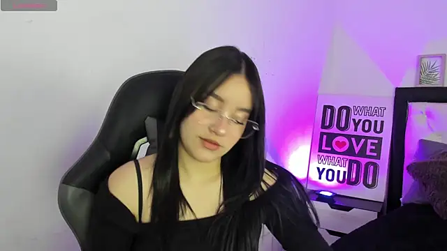 KimGarces online show from September 2025 08:23:02 PM