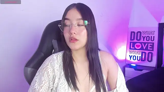 KimGarces online show from September 2025 04:29:01 PM
