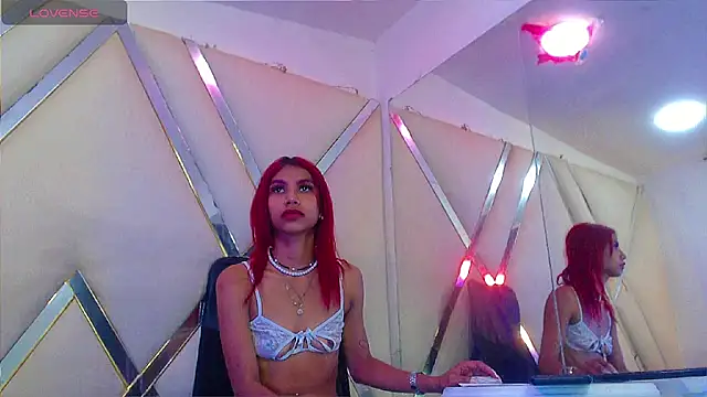 Snapshot of TifannyHott chatting on February 2026 07:32:01 PM TifannyHott online show from February 2026 07:32:01 PM