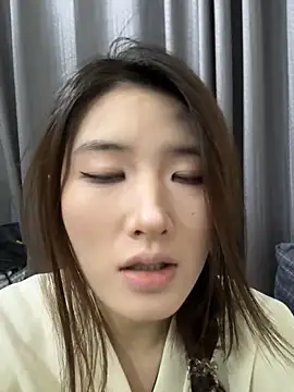 Snapshot of Moonlight-23 chatting on November 2025 02:21:01 PM Moonlight-23 online show from November 2025 02:21:01 PM