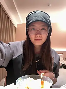 Snapshot of Moonlight-23 chatting on November 2025 12:22:01 PM Moonlight-23 online show from November 2025 12:22:01 PM