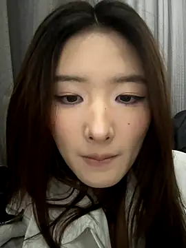 Snapshot of Moonlight-23 chatting on November 2025 12:10:01 PM Moonlight-23 online show from November 2025 12:10:01 PM