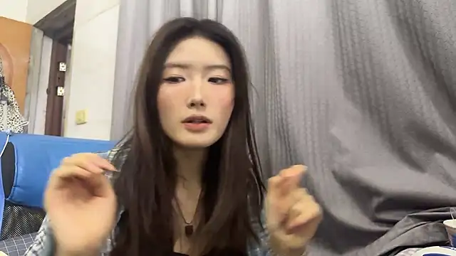 Snapshot of Moonlight-23 chatting on November 2025 12:26:01 PM Moonlight-23 online show from November 2025 12:26:01 PM