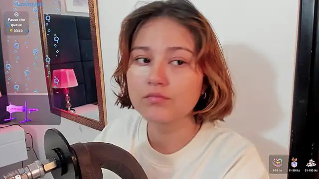 Snapshot of isa_grey_ chatting on November 2025 10:58:01 PM isa grey online show from November 2025 10:58:01 PM