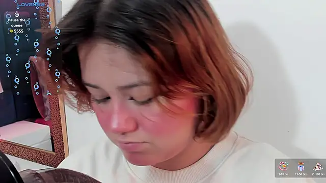 Snapshot of isa_grey_ chatting on November 2025 10:24:02 PM isa grey online show from November 2025 10:24:02 PM