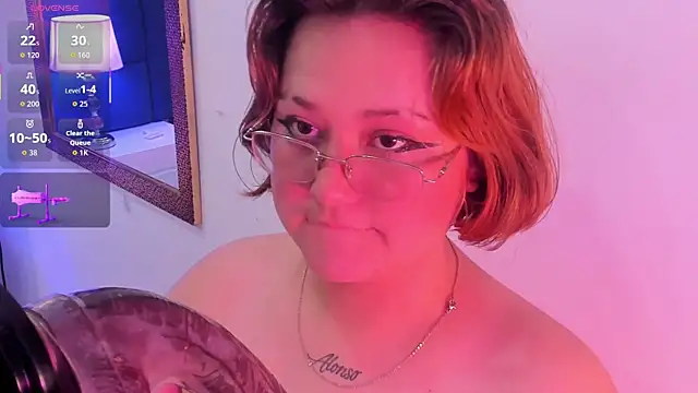 Snapshot of isa_grey_ chatting on October 2025 03:46:02 PM isa grey online show from October 2025 03:46:02 PM