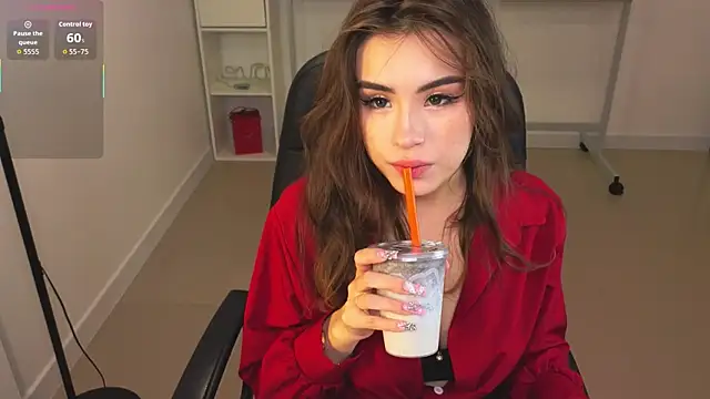 Kisa0 o online show from September 2025 07:58:02 PM