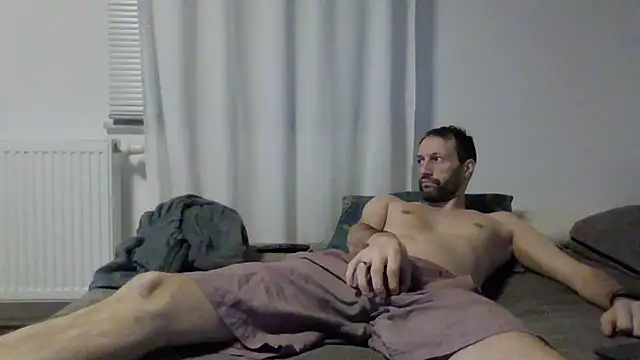 XLBarehengst online show from November 2025 06:41:02 PM