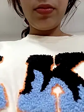 blueeyegirl22 online show from December 2025 05:52:02 AM