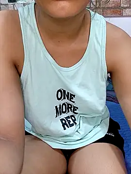 blueeyegirl22 online show from October 2025 07:27:01 AM