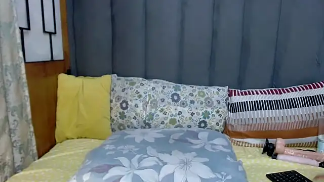 MrsMxx25 online show from February 2026 07:52:02 AM