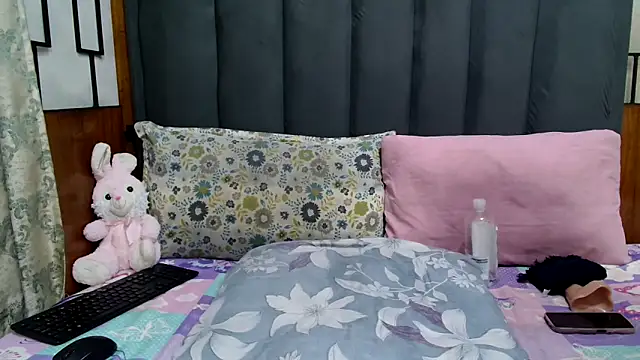 MrsMxx25 online show from February 2026 07:03:02 PM