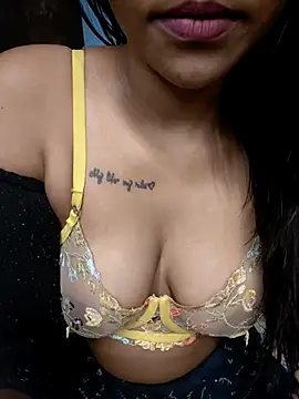 Ema-01 online show from November 2025 03:38:01 PM