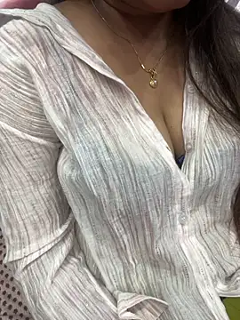 Snapshot of Naughty-Kamini chatting on October 2025 05:32:01 PM Naughty-Kamini online show from October 2025 05:32:01 PM