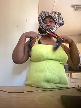 Snapshot of Ebonyboobsmilk chatting on December 2025 01:32:02 PM Ebonyboobsmilk online show from December 2025 01:32:02 PM