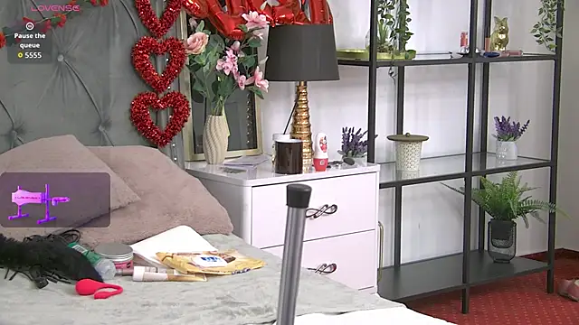 LolaButtie online show from February 2026 07:08:01 AM