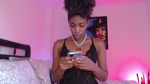 lucyymaximo online show from April 2026 06:50:01 PM