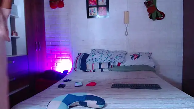 lucyymaximo online show from November 2025 03:49:01 PM