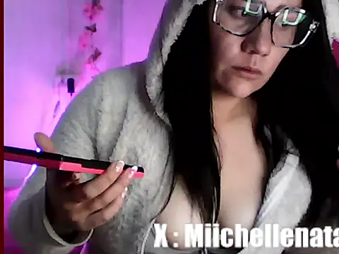 miichellemalvoa online show from May 2026 09:35:02 PM