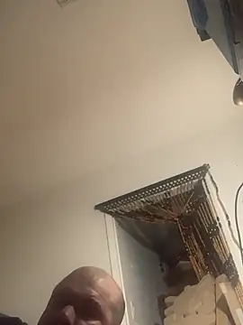 Snapshot of shakeweight chatting on February 2026 06:57:01 AM shakeweight online show from February 2026 06:57:01 AM