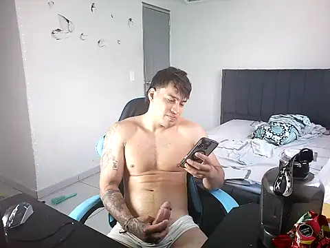 Snapshot of latin_party007 chatting on April 2026 05:52:01 PM latin party007 online show from April 2026 05:52:01 PM