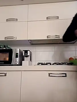 singolo discreto online show from February 2026 06:45:02 AM