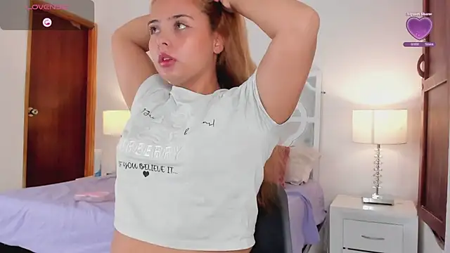 Snapshot of MikaelaStone chatting on October 2025 11:44:02 AM MikaelaStone online show from October 2025 11:44:02 AM