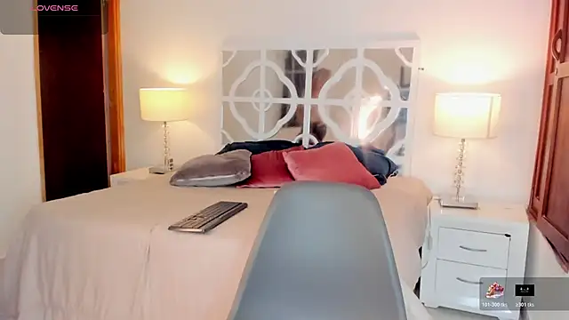 Snapshot of MikaelaStone chatting on October 2025 12:48:01 PM MikaelaStone online show from October 2025 12:48:01 PM